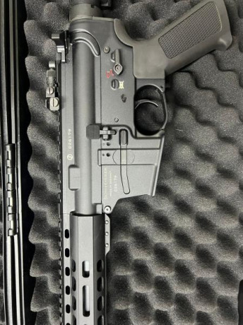 Hola a todos.

Pongo en venta este rifle  Schmeisser AR15-9 en calibre 9 parabellum. 
En un estado impecable 01