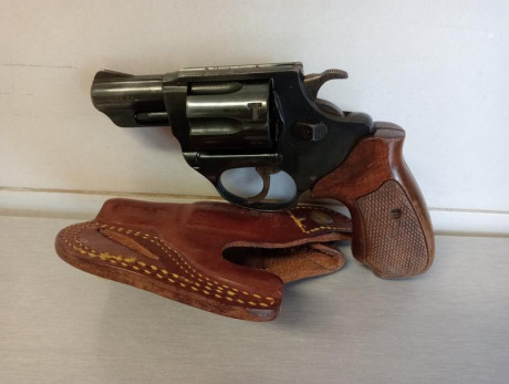 Vendo revolver en perfecto estado y cuidado al máximo. Pocos disparos ideal para protección. Se vende 02