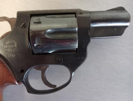 Vendo revolver en perfecto estado y cuidado al máximo. Pocos disparos ideal para protección. Se vende 00