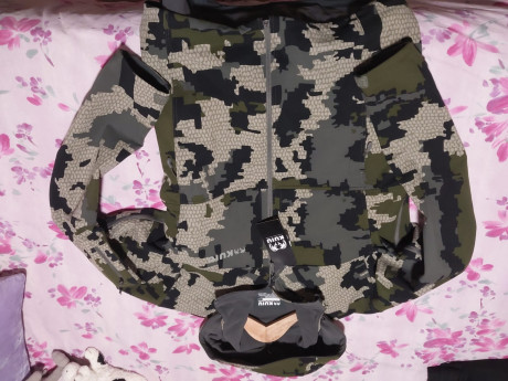 Hola a todos, 
Vendo NUEVA sin estrenar, con etiquetas y todo, está chaqueta KUIU por error de talla.

Chaketa 00