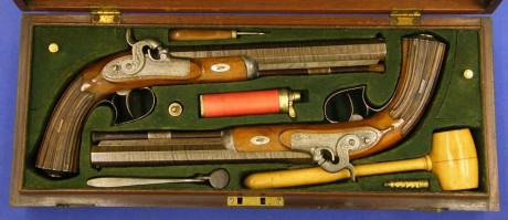 Voy a colocar unas fotos de un arma larga alemana de llave de mecha del siglo XVI. 31