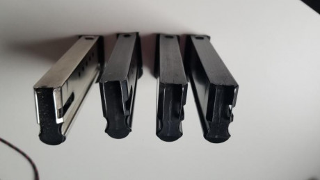 Buenas tardes

Pongo a la venta una DESERT EAGLE en calibre 44 MAG con cañón adicional en calibre 357 12