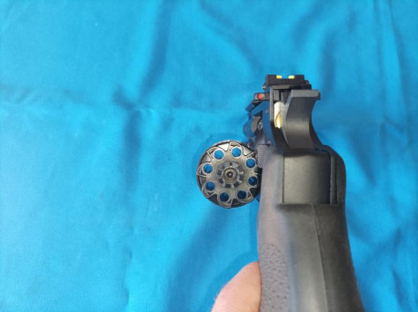 Buenas a todos.
Vendo revolver Gamo GR-STRICKER. de Co2
El revólver está completamente nuevo con su maletín 11