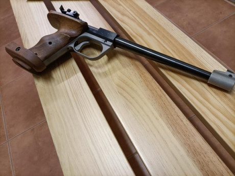 Se vende pistola para modalidad de libre Hammerli modelo 120, en perfecto estado tanto mecánico como estético 02