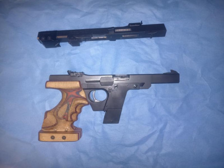 Vendo walther gsp 32 con carro del 22 800 eu mas portes , el arma se encuentra en valencia 00