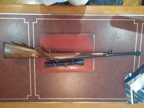 Ruger Magnum cal.375 H&H en perfecto estado, ni roces ni picadas. Está como recién salido de fabrica. 00