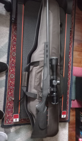 Buenas compañeros, un amigo tirador vende este escelente Rifle para hacer un hueco en el armero.
 Remington 02