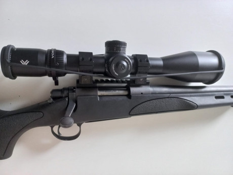 Buenas compañeros, un amigo tirador vende este escelente Rifle para hacer un hueco en el armero.
 Remington 01
