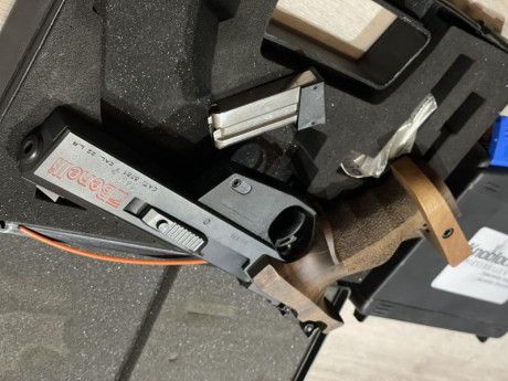 Buenas vendo mi pistola para precisión impecable con cachas anatómicas y gafas 
Todo 1000€ 
Teléfono alguna 01