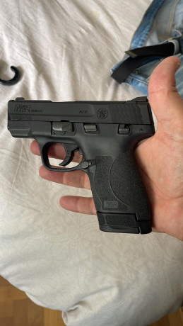 Hola vendo con minimo uso SMITH&WESSON M&P9 Shield 9mm
El arma está en Madrid 400€ 00
