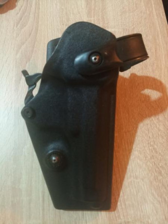 Buenas noches.
Se vende funda para diestro, marca Vega Holster, nivel III para Beretta 92FS.
Precio: 35 02