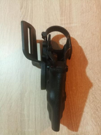 Buenas noches.
Se vende funda para diestro, marca Vega Holster, nivel III para Beretta 92FS.
Precio: 35 01