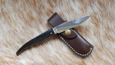 Buenos días compañeros,

Pongo a la venta una serie de navajas de mi colección, todas en perfecto estado.

Envío 121
