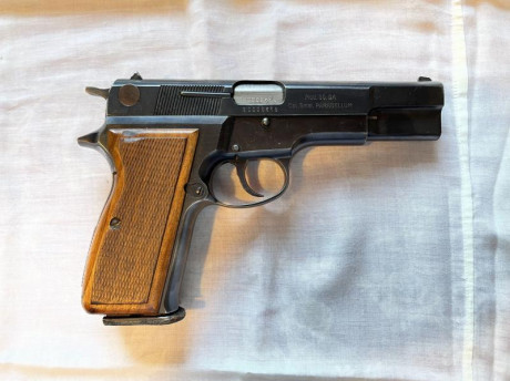Buenas noches,
Vendo esta pistola Mauser 90DA calibre 9 mm Parabellum, evolución de la mítica Browning 02