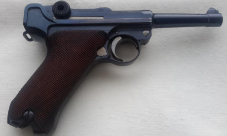 Un amigo vende una Luger P.08 DWM Alphabet 1920 fabricada en 1925. 

El conjunto fue adquirido en este 01