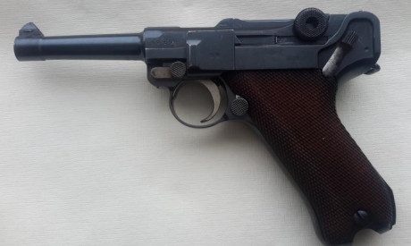 Un amigo vende una Luger P.08 DWM Alphabet 1920 fabricada en 1925.

El conjunto fue adquirido en este 00