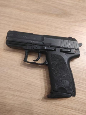 Se vende HK USP Compact, en buen estado, con unos 1500-2000 cartuchos disparados.
Se vende con su maletín 02