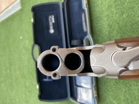 Se vende Beretta 694 Sporting B-Fast cañón de 76cm. Muy poco uso. Garantía hasta 06-07-2025. Se puede 02
