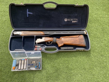 Se vende Beretta 694 Sporting B-Fast cañón de 76cm. Muy poco uso. Garantía hasta 06-07-2025. Se puede 01