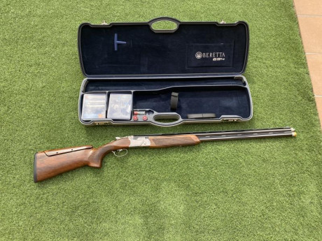 Se vende Beretta 694 Sporting B-Fast cañón de 76cm. Muy poco uso. Garantía hasta 06-07-2025. Se puede 00