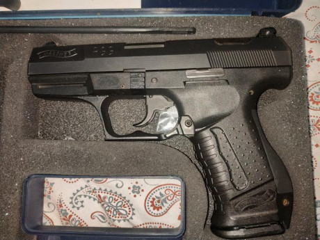 Se vende pistola, Walther P99, en su caja con muy pocos disparos , sus dos cargadores y varias empuñaduras.
Venta 01
