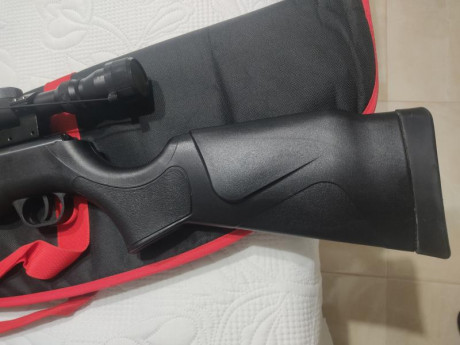Vendo carabina cometa fénix 400 con muy poco uso unos 80 tiros tiene,es calibre 4'5 lleva montado un visor 11