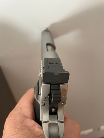 Buenas pongo en venta pistola kimber Target II en perfecto estado
solo usada en precisión
tres juegos 00