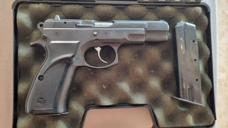 Hola cambio pistola CZ 75b del 9mmpb con tres cargadores por cetmeton fr8 interesados teléfono 671073154. 10