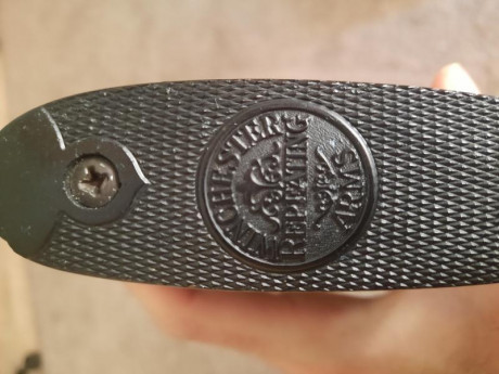 Buenas a todos,

Pongo a la venta esta preciosa carabina Winchester 9422 del calibre 22. Está fabricada 11
