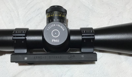 Se ofrece un magnífico visor como nuevo muy poco uso Schmith-Bender 5-25x56 PM II con retícula iluminada, 12