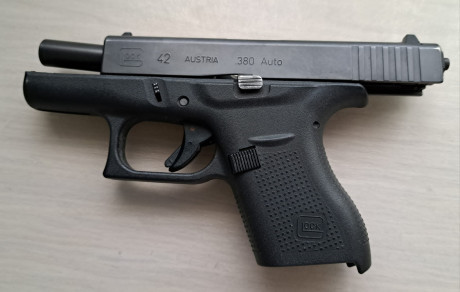 GLOCK 42 cal 380 / 9 corto

Se vende pistola GLOCK 42. 
Estado impecable. 
Con los siguientes extras: 01