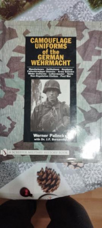 Vendo Libros uniformes alemanes WW2 , en Español, inglés y alemán,seminuevos, desde 20€ interesados más 92