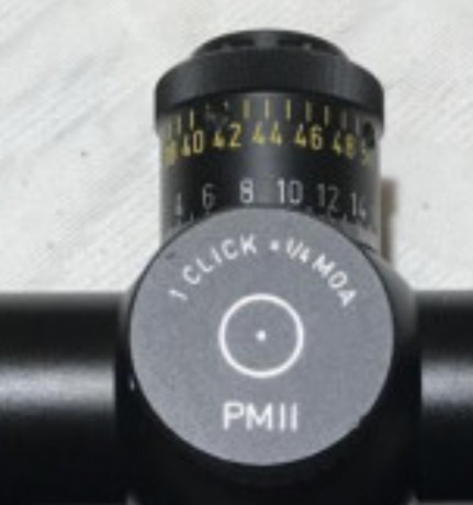 Se ofrece un magnífico visor como nuevo muy poco uso Schmith-Bender 5-25x56 PM II con retícula iluminada, 80