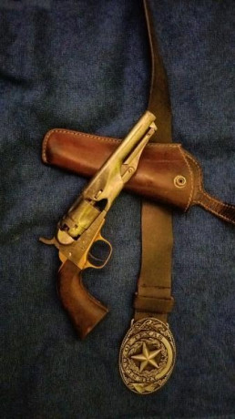 se vende uberti calibre 36 con funda , esta usado pero funciona perfectamente 200 e puesto la intervencion 11