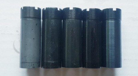 Vendo 12 chokes del calibre 20, de diferentes marcas, en muy buen estado, algunos están nuevos.
 1 choke 10