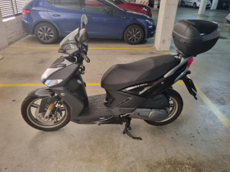 Hola vendo scooter Kymco Agility City 125 del 2017 con 6380 kilómetros con seguro en vigor y itv hasta 01