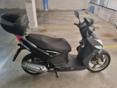 Hola vendo scooter Kymco Agility City 125 del 2017 con 6380 kilómetros con seguro en vigor y itv hasta 00