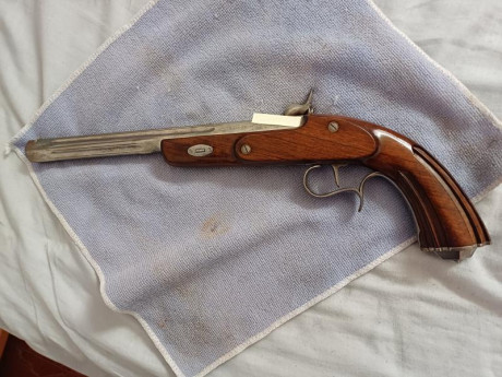 Hola  . Vendo esta pistola Europa de la marca  Ardesa . Está en buen estado  . Tiene el ánima microestriada 00