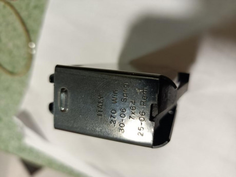 Buenas a todos y gracias de antemano
Estoy buscando un cargador para mí Browning MK3 del calibre 9,3*62 70