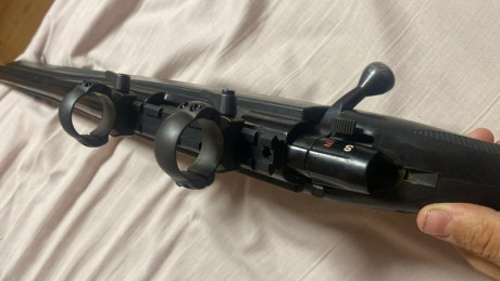 Se vende o cambia rifle de cerrojo en 700€ Watherby modelo Vanguard en calibre 300Win Mag, anillas desmontables 11