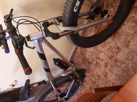Vendo bici totalmente repasada cien por cien operativa en la provincia de Lérida especial ruedas arena 00