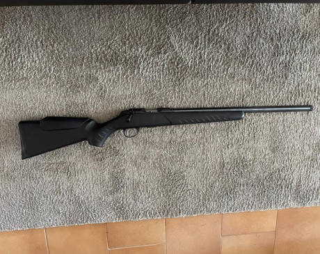Vendo carabina Sako Quad cañon pesado calibre .22LR, gatillo aligerado, encamado epoxy, carrillera sintética 02