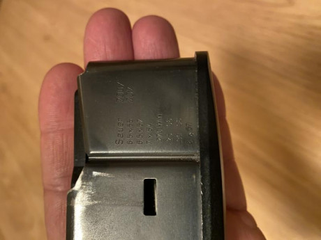 Buenas vendo cargador Sauer 202 original para calibres standard 
Precio: 85€ portes a cargo del comprador
 10