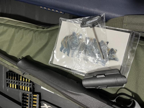 Se vende blaser r8 ultímate como nuevo, 270 win, comprado nuevo este año, abre tirado ni una caja, no 00
