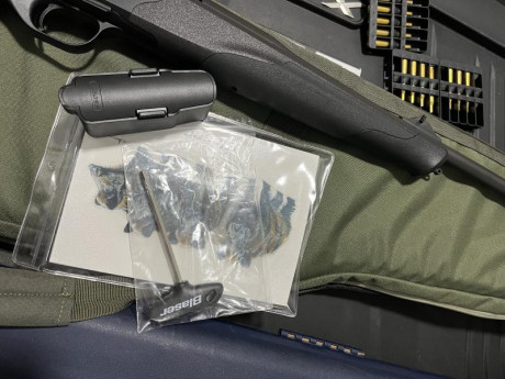Se vende blaser r8 ultímate como nuevo, 270 win, comprado nuevo este año, abre tirado ni una caja, no 01
