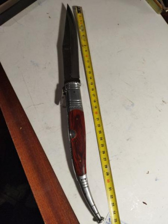Cuchillo Bowie Cudeman 106c totalmente nuevo con cachas de asta. Está en valencia. 90€ portes a parte. 10