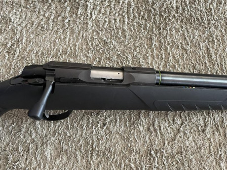 Vendo carabina Sako Quad cañon pesado calibre .22LR, gatillo aligerado, encamado epoxy, carrillera sintética 00