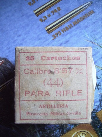 Queria hacer publico el regalo que me ha hecho un apreciado amigo mio.

Se trata de 4 cajas del .44 fabricadas 21