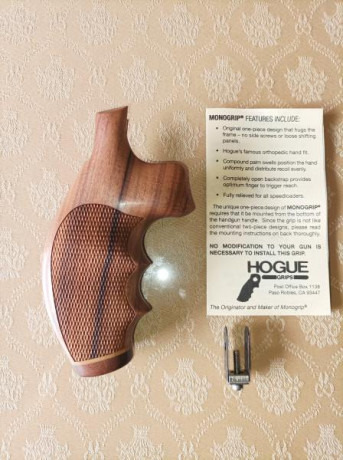 Buenas a todos.
Vendo empuñaduras de revolver original Hogue.
Válidas para Revolver Smith & Wesson 11