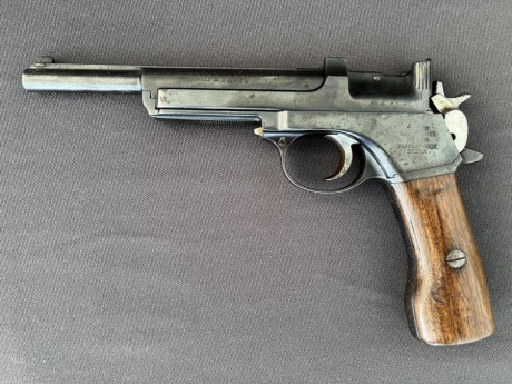 Buenas tardes,

Fantástica arma de coleccionista con casi 120 años. Se vende para renovar armas. Dejo 01
